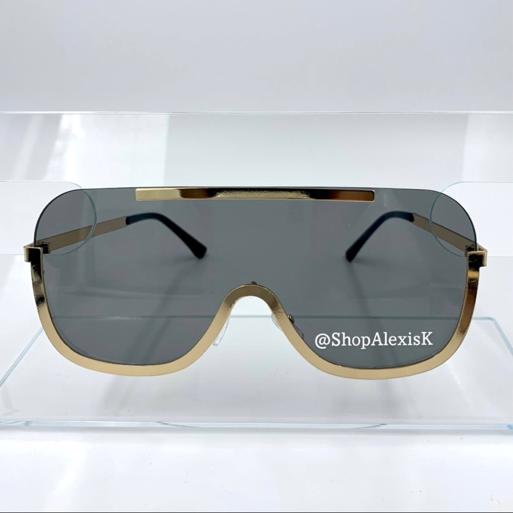 Shield Sunglasses Black / Gold